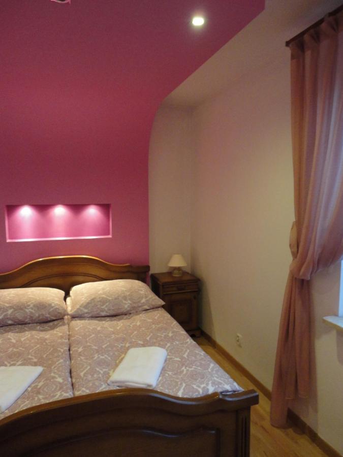 Appartamento Apartament "Cleopatra" Z Garazem Podziemnym, Faktury Vat Kielce Esterno foto