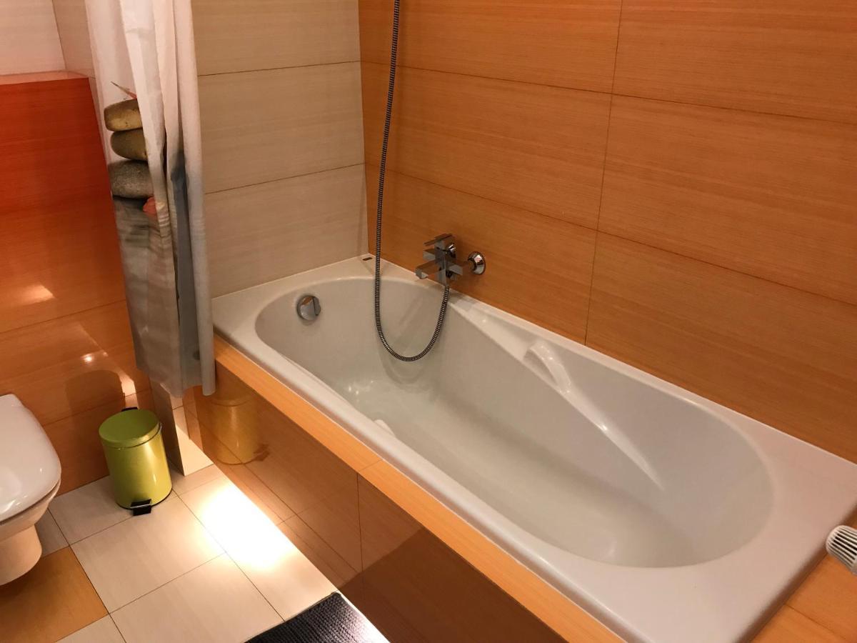 Appartamento Apartament "Cleopatra" Z Garazem Podziemnym, Faktury Vat Kielce Esterno foto