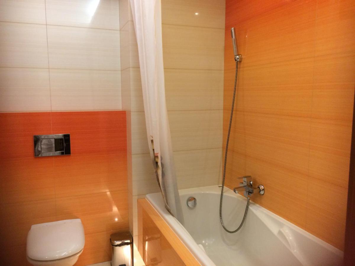 Appartamento Apartament "Cleopatra" Z Garazem Podziemnym, Faktury Vat Kielce Esterno foto