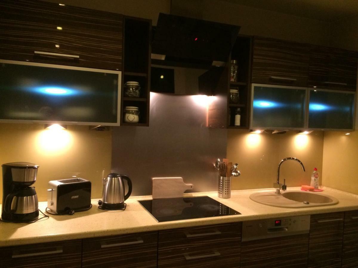 Appartamento Apartament "Cleopatra" Z Garazem Podziemnym, Faktury Vat Kielce Esterno foto