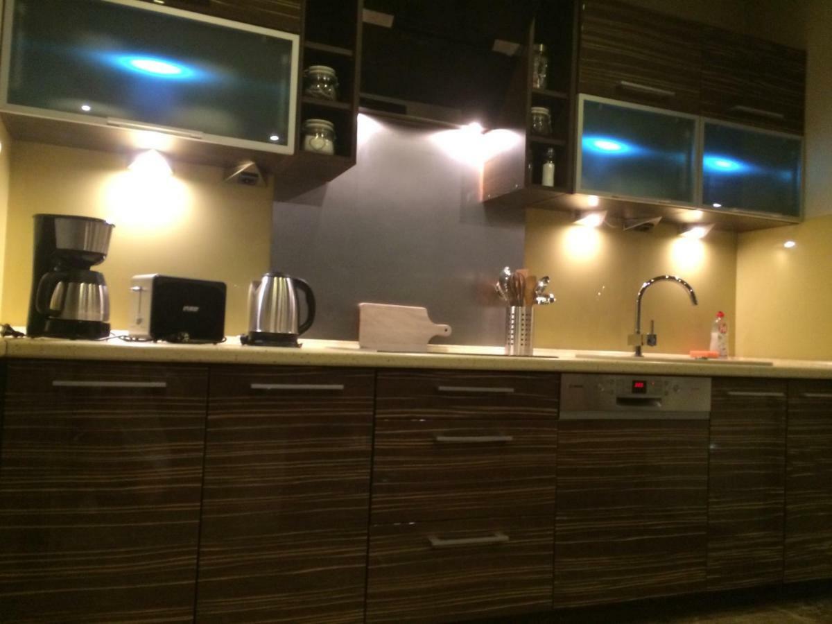Appartamento Apartament "Cleopatra" Z Garazem Podziemnym, Faktury Vat Kielce Esterno foto