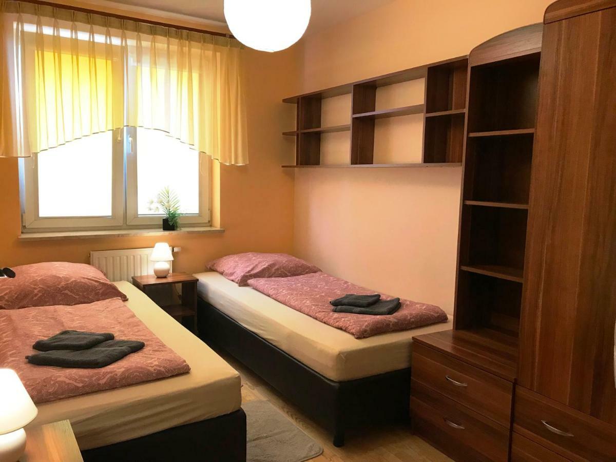 Appartamento Apartament "Cleopatra" Z Garazem Podziemnym, Faktury Vat Kielce Esterno foto