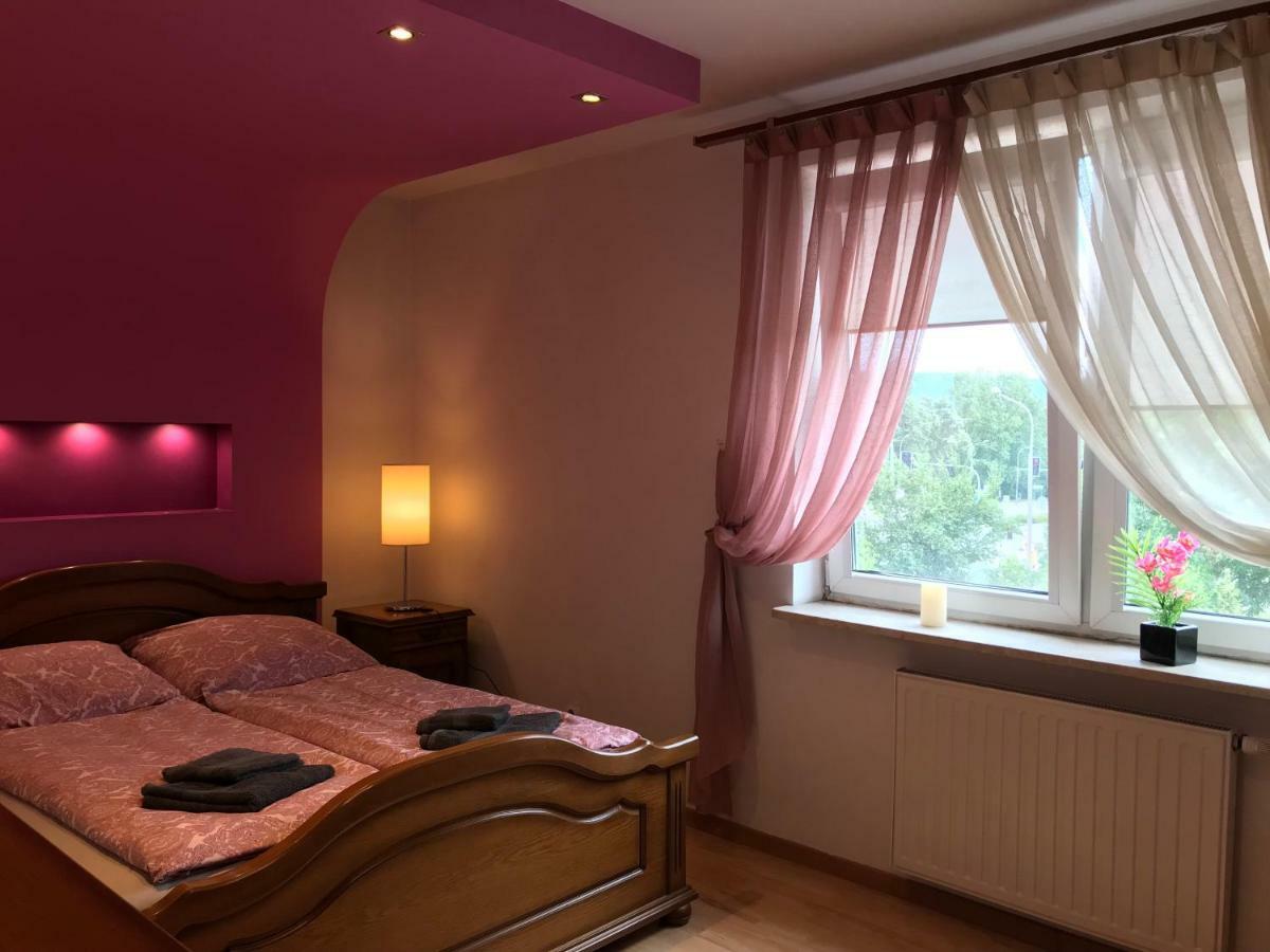 Appartamento Apartament "Cleopatra" Z Garazem Podziemnym, Faktury Vat Kielce Esterno foto